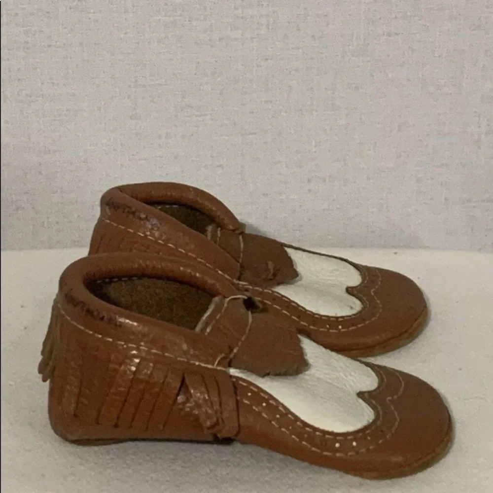 Leather Moccasins Baby Toddler Sz 4 Tan White Shoes 
